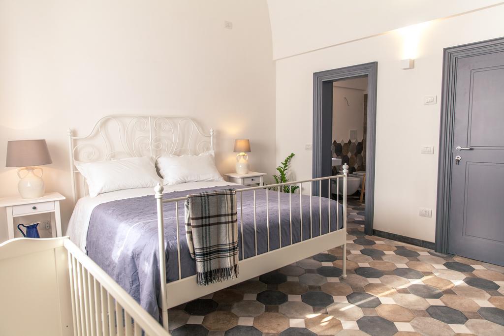 Marinella Suite Home Locorotondo Exterior photo